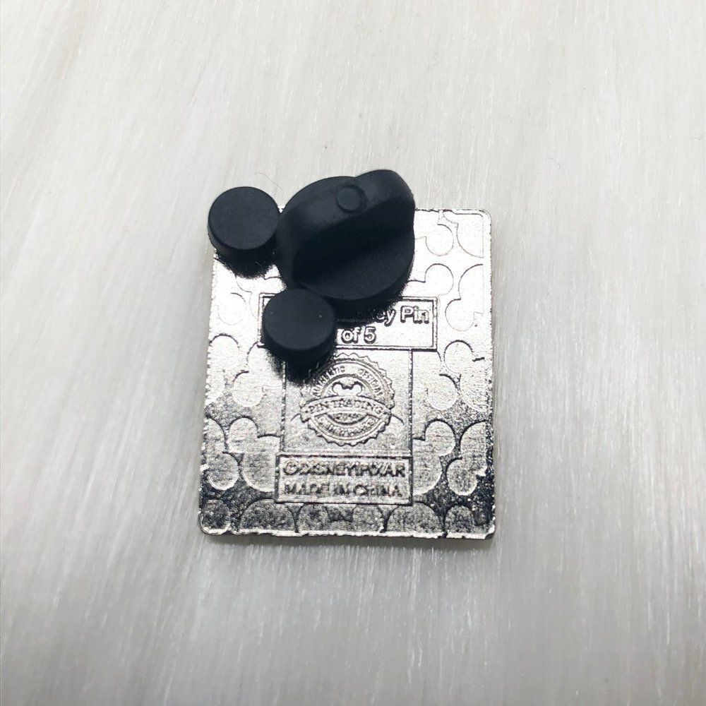 🔮 5/$25‎ Disney Cars Mater The Greater Pin - Picture 3 of 3